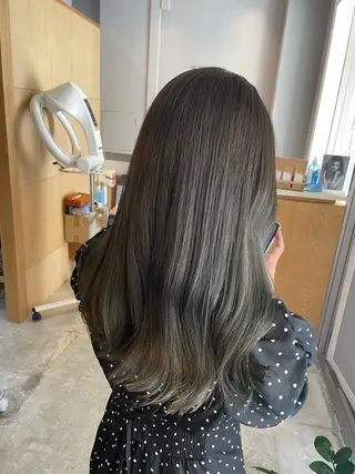 セミロング カラー miloc かおりのヘアスタイル