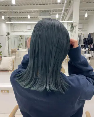 ミディアム カラー nuian所属・平井 深優のヘアスタイル