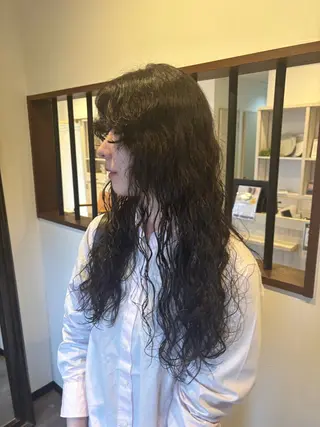 ロング パーマ 勝田 沙耶のヘアスタイル