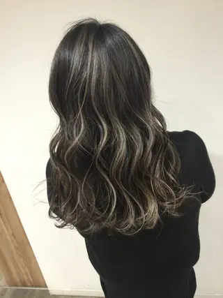 セミロング カラー AMI Hair  supply所属・髪質改善カラー 韓国風レイヤーのヘアスタイル