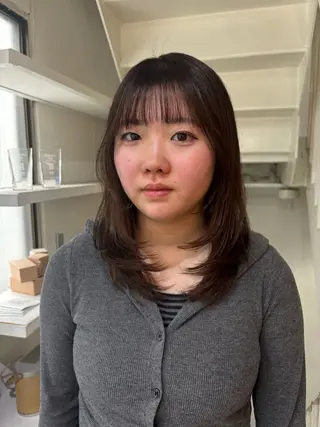 ミディアム CACHÉ NAKAZAKI所属・CACHÉ わっちょのヘアスタイル