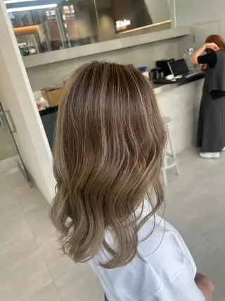 ミディアム カラー 吉沢遣人/レイヤー 艶カラー/パーマのヘアスタイル