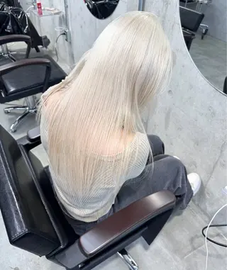 カラー 漆畑 莉奈のヘアスタイル