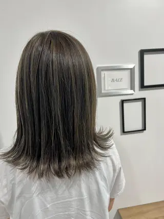 ミディアム カラー 新井 友菜のヘアスタイル