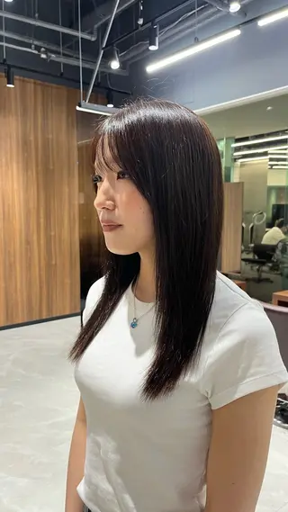 セミロング 石塚 瑛里菜のヘアスタイル