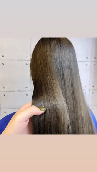 カラー 中務 綾乃のヘアスタイル