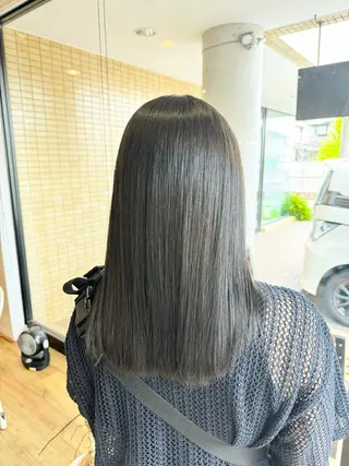ロング カラー ツキダテ ユイのヘアスタイル