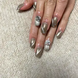 ネイル repos~ルポ~所属・里見 麗のネイルデザイン