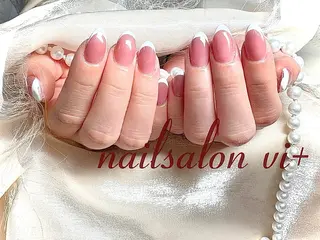 ネイル nailsalon vi+新人LiLiのネイルデザイン