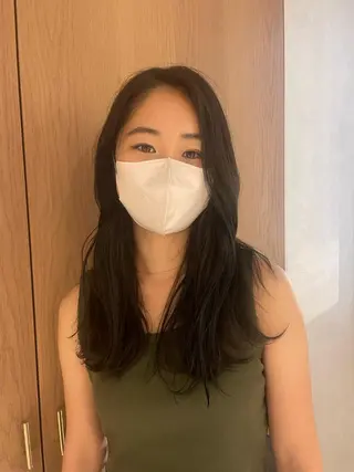 ロング mei｜顔まわり ×透明感カラーのヘアスタイル