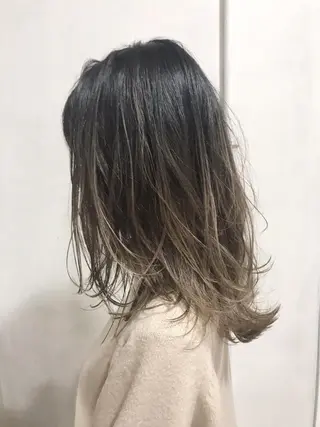 セミロング カラー ヘアアレンジ ミニボブ/ブリーチ 🌈MISATOのヘアスタイル