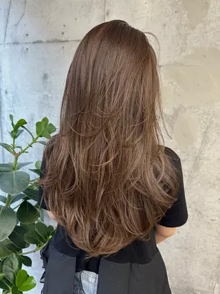ロング 森本 笑のヘアスタイル