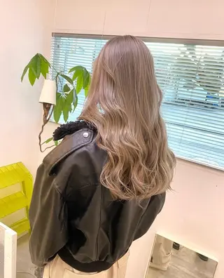 ロング カラー Rune清水所属・Rune シュトウダイチのヘアスタイル