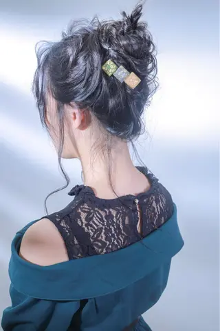 ロング カラー ヘアアレンジ 伊藤 裕貴のヘアスタイル