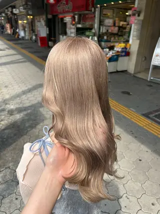 セミロング あやめ🪽 オリーブ/ハイトーンのヘアスタイル