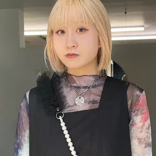 ミディアム カラー 小林 美咲のヘアスタイル