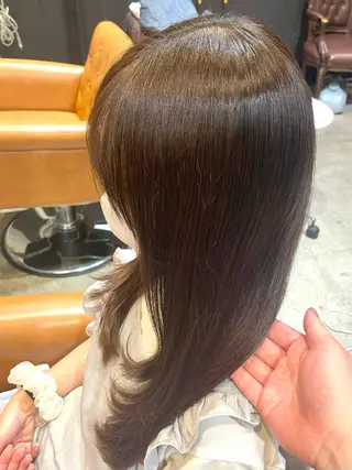 セミロング カラー 丁寧な施術で、 朝が楽になる髪のヘアスタイル
