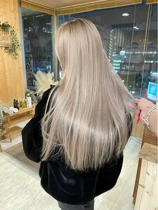 ロング 韓国レイヤー外国人風 透明感カラー髪質改善のヘアスタイル