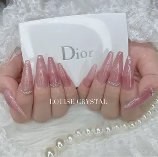 ネイル LOUISE CRYSTALのネイルデザイン