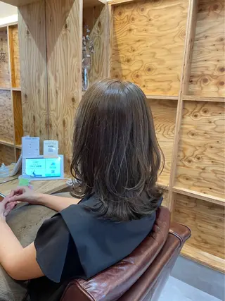 ミディアム adorable 長谷川実夢のヘアスタイル