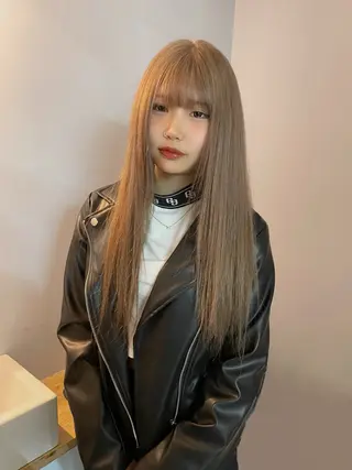 ロング カラー カットモデル/ ハイトーン/ゆうあのヘアスタイル