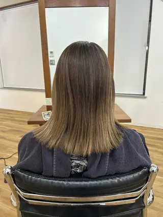 カラー 進 信義のヘアスタイル