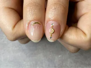 ネイル gluck(グリュック)所属・なかがわ まゆこのネイルデザイン