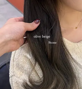 ロング ブリーチなしカラー /ベージュカラーのヘアスタイル