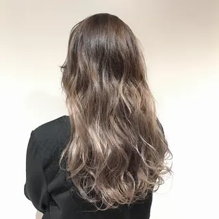 ロング カラー ヘアアレンジ Zina渋谷エリア マネージャShionのヘアスタイル