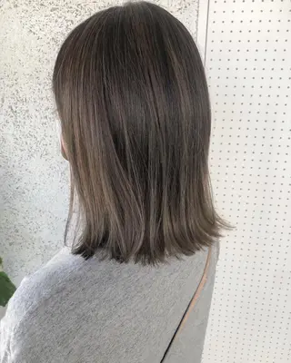 ミディアム カラー 石井 紫文のヘアスタイル