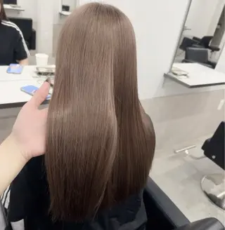 カラー GiseL さあや博多ハイトーンのヘアスタイル