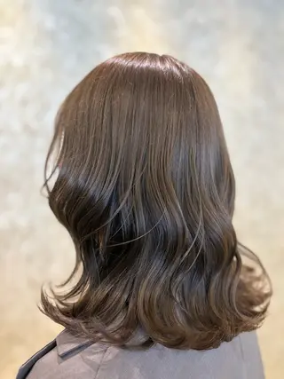 ミディアム カラー アベ ミスズのヘアスタイル
