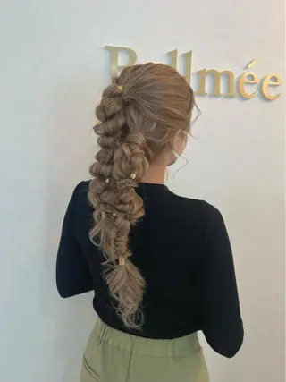 ロング ヘアアレンジ Bellmée Akemiのヘアスタイル