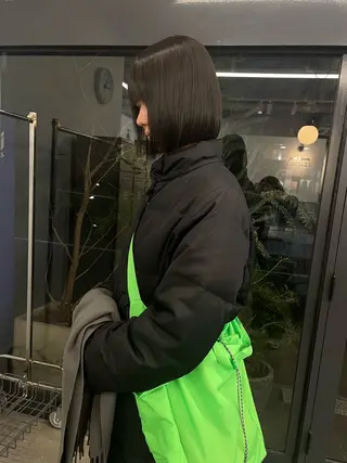 ショート パーマ、ボブ、透明感 カラー、小須田ゆあのヘアスタイル