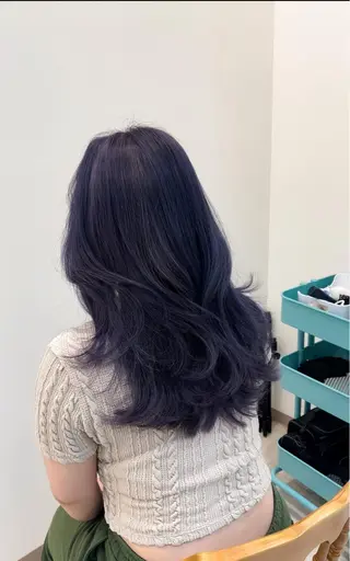 セミロング カラー ミタニ/髪質改善 /レイヤーカットのヘアスタイル