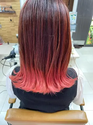 カラー ○HITOMI ○のヘアスタイル