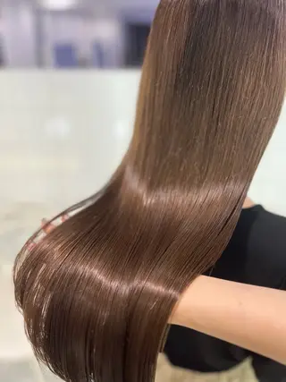 カラー ハイトーンカラー 🦄レイヤーカットのヘアスタイル