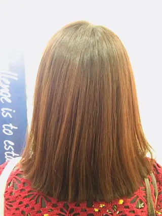 ミディアム 岡田 夏実のヘアスタイル