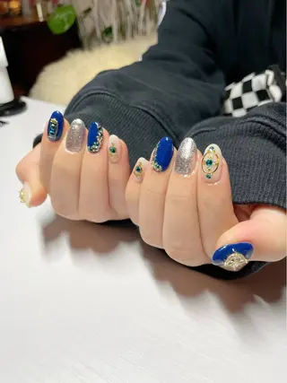 ミディアム え まのネイルデザイン