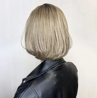 ショート カラー Yuuka🦋カラー 縮毛矯正モデル募集のヘアスタイル