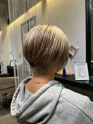 カラー 川村 綾のヘアスタイル