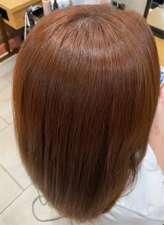 セミロング あやめ【顔まわり/レ イヤー/柔らかカラ】のヘアスタイル