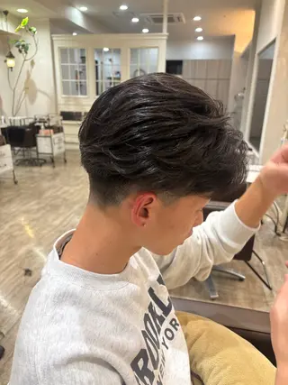 パーマ メンズ hina🎀🪽 /艶カラー/大曽根駅のヘアスタイル