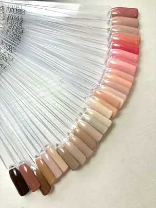 ネイル ラヴィアンローズ所属・S. kurumiのネイルデザイン