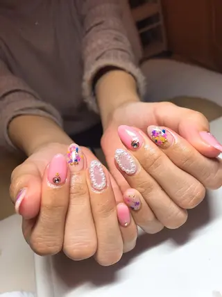 ネイル 木槿所属・吉冨 光恵のネイルデザイン