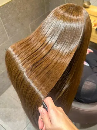 ロング 新田 実紀のヘアスタイル
