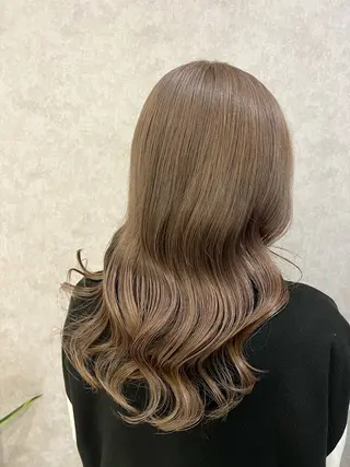 セミロング Rio/ヘアセット/ ハイトーンカラーのヘアスタイル