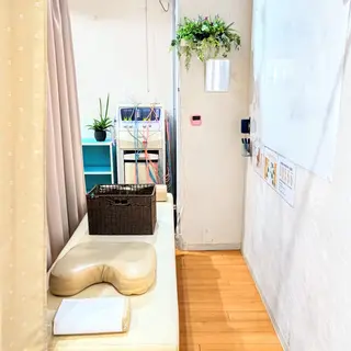 お顔のむくみたるみ 専門☆美容鍼小顔矯正のエステ・リラクイメージ