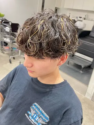 パーマ メンズ 深谷 侑亮のヘアスタイル