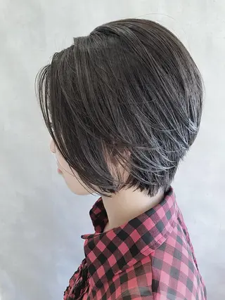 ショート カラー MOU namba ムウナンバのヘアスタイル